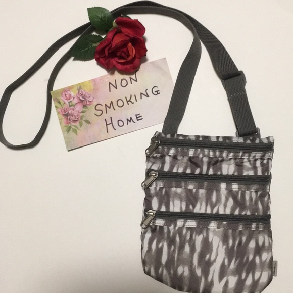 EDDIE BAUER BAG NWOT MESSENGER PURSE CROSSBODY ANIMAL PRINT - Picture 2 of 8